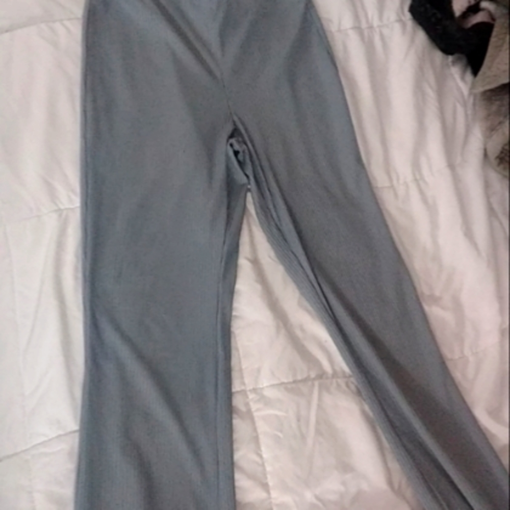 Divided pants - Picture 2 of 2
